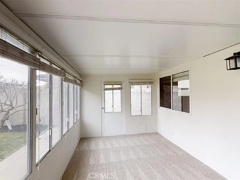 239 Albert Pl — Photo 7