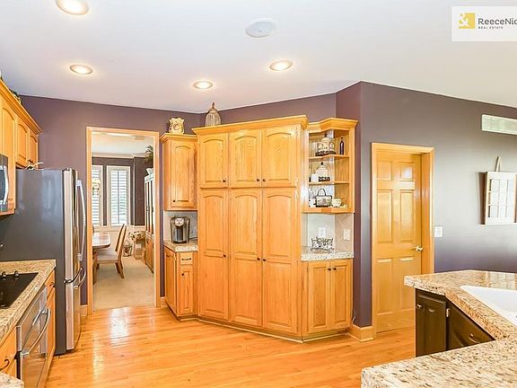 Triple pantry, granite counter tops