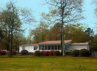 126 Loch Dr, Cross, SC 29436