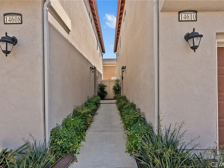 14610 W Isla Vista Dr — Photo 39