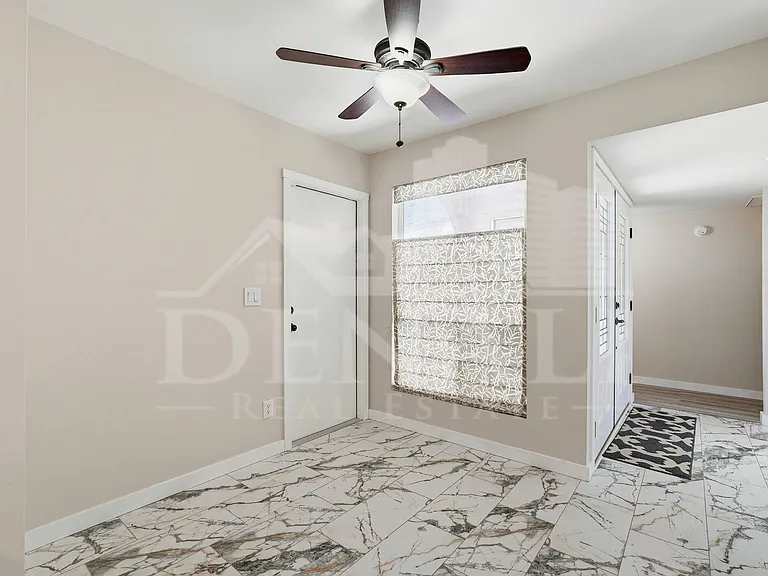 10602 E Elmhurst Dr — Photo 14