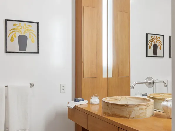 16 Jay Street image 13 of 15