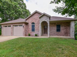 2032 Wild Turkey Trl, West Plains, MO 65775