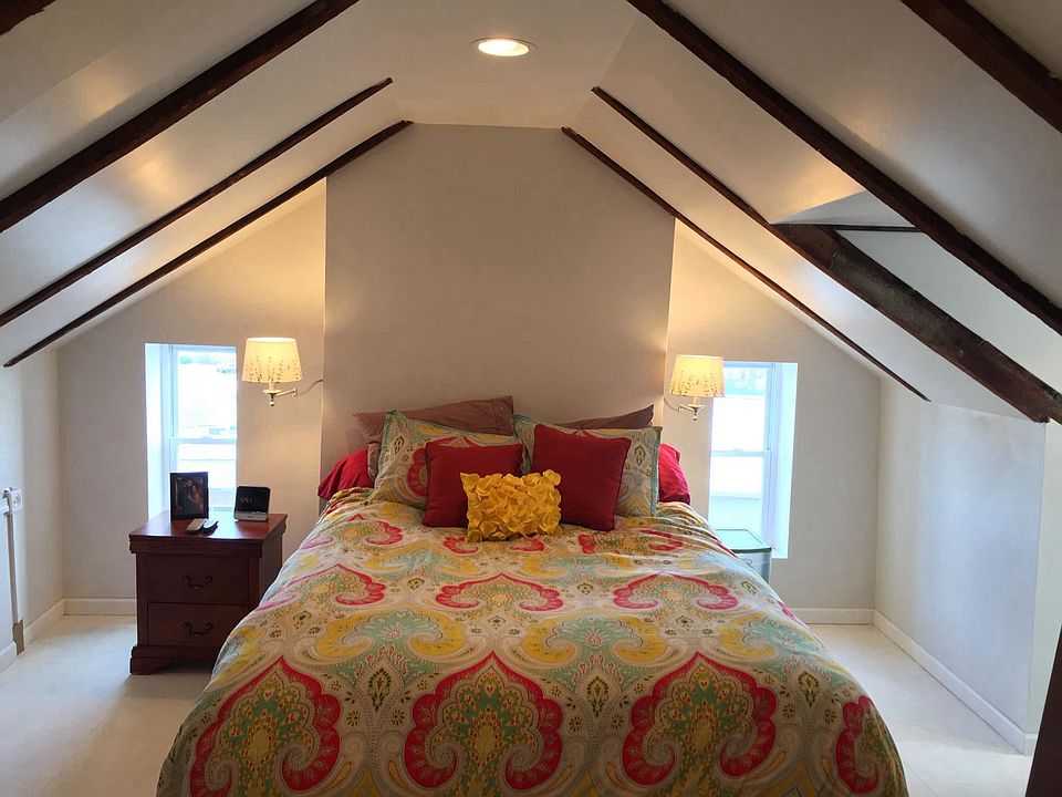 Over Sized Bed Room