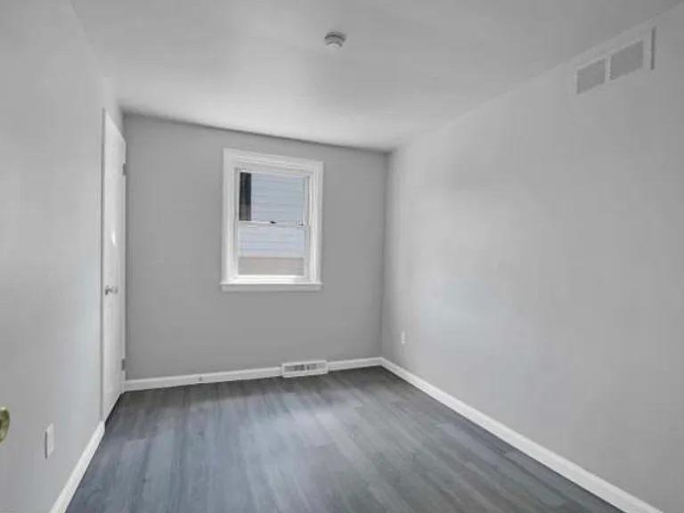 309 Montgomery Ave #B — Photo 5