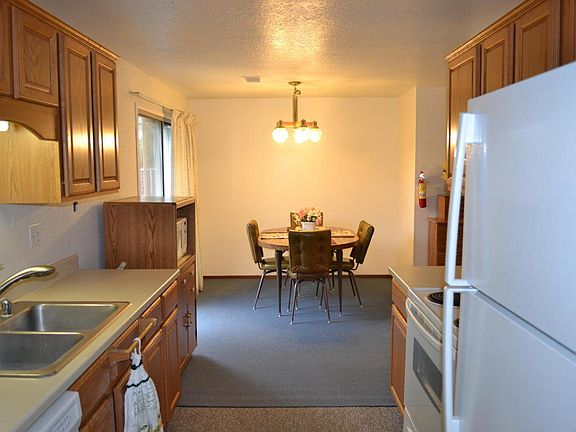 5th image of 3547 Dakota St