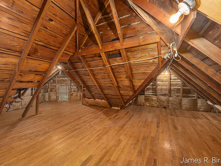 529 Avery St — Photo 33