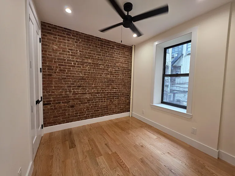 521 W 175th St #4 — Photo 4