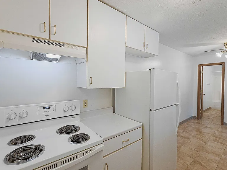 2221 S Street — Photo 11