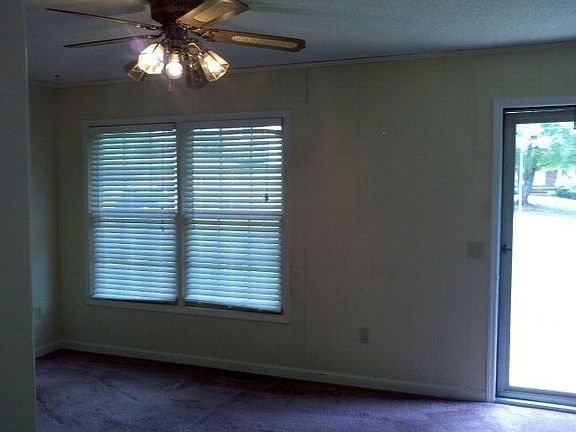 3rd image of 418 Crystal Dr
