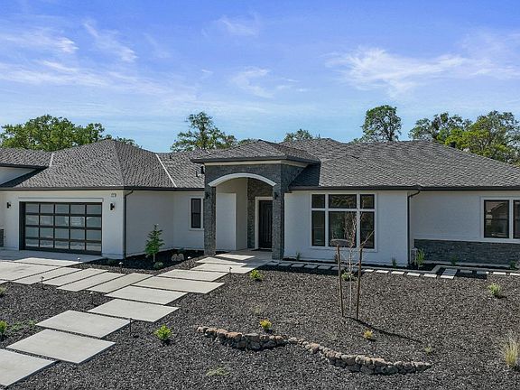 3rd image of 32 Knolls Ct #204