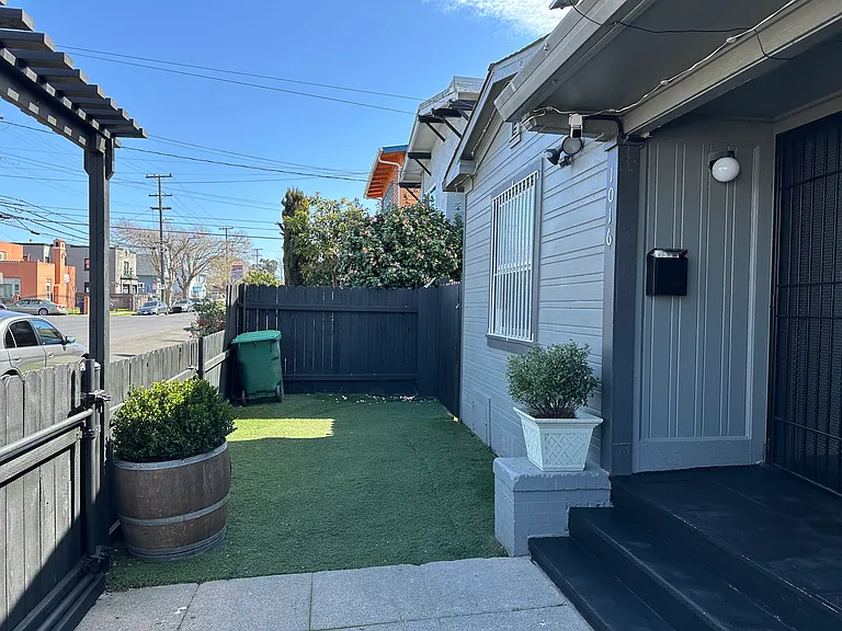 1016 Roosevelt Ave — Photo 2
