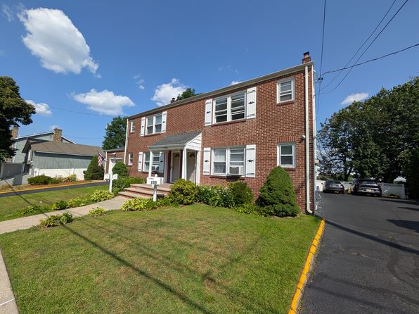 139 Eastern Way #2R