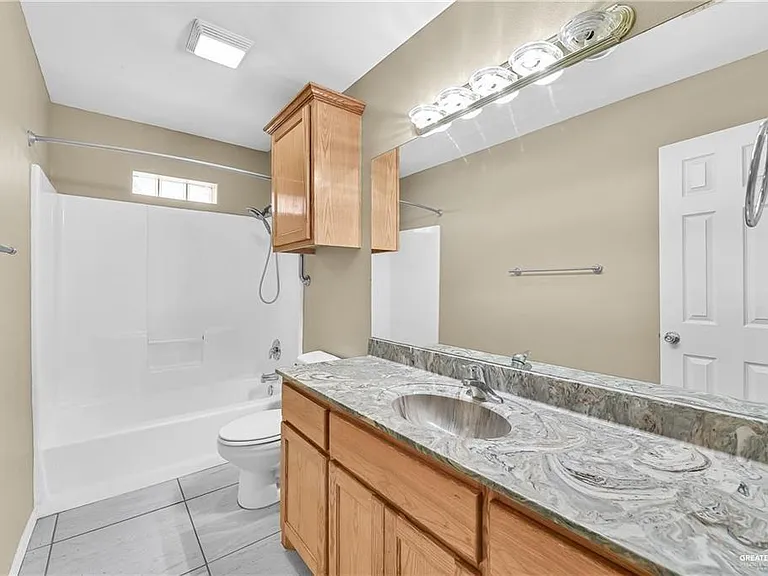 1933 River Bend Dr — Photo 8