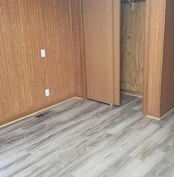 211 W Bryan St — Photo 3
