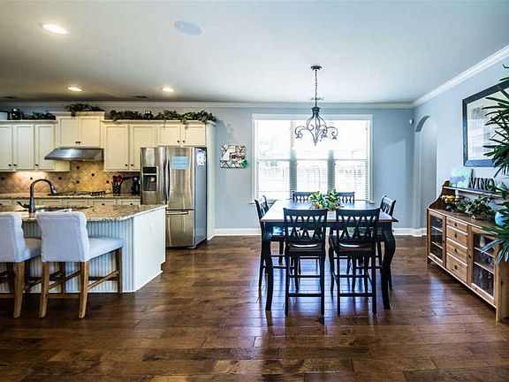 5th image of 25 Saunders Creek Cir