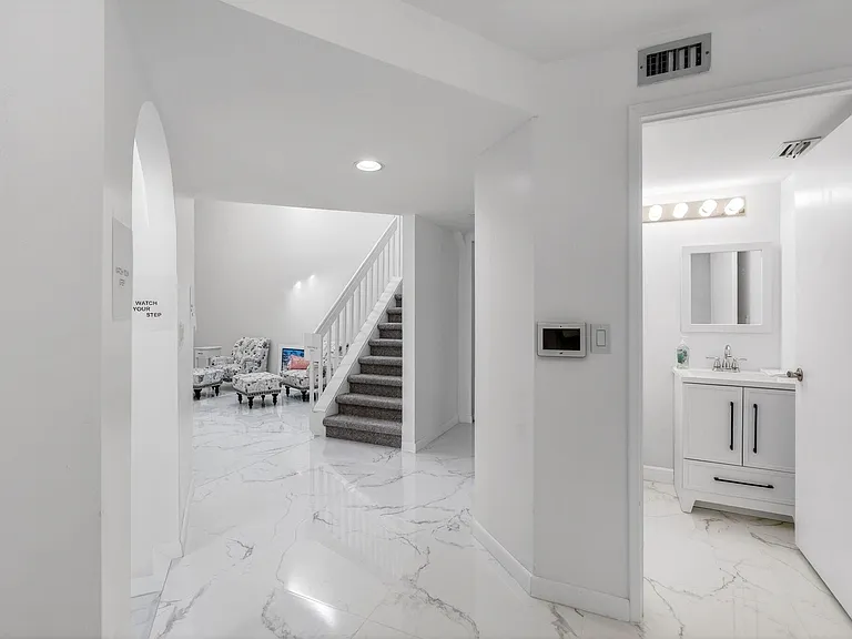 7865 La Mirada Dr — Photo 5