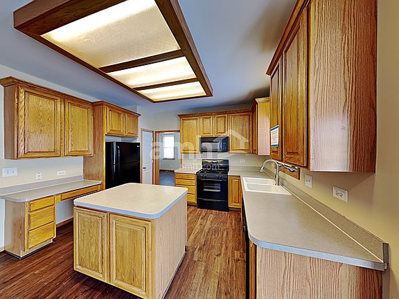 4th image of 25021 Vermette Rd