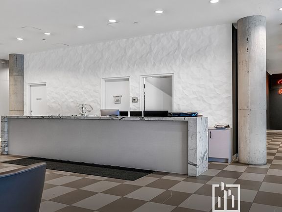 3rd image of 461 Adelaide St W #916