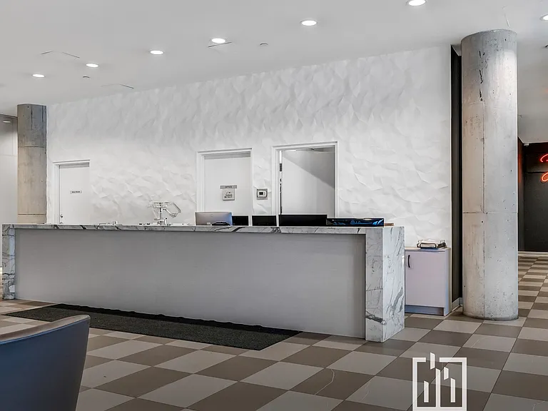 461 Adelaide St W #916 — Photo 3