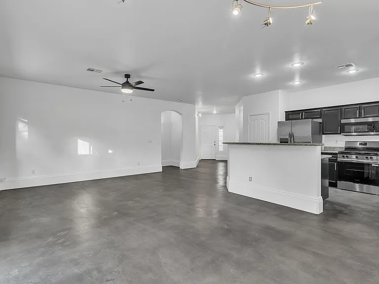 4468 Lobero Ave — Photo 7
