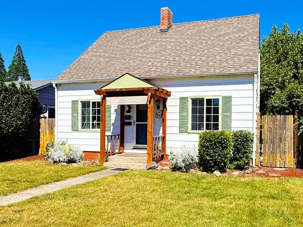 1029 S Holly St, Medford, OR 97501