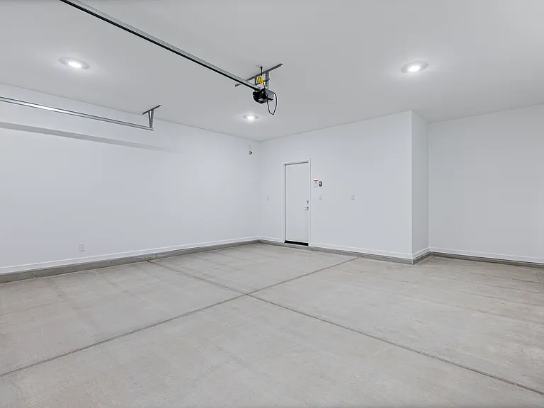 21-Garage_06102026