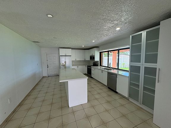 4th image of 18105 NW 81st Ct #1