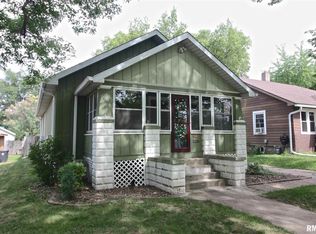 1226 S 5th St, Pekin, IL 61554