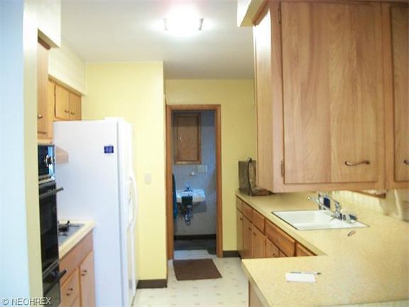 3rd image of 434 Beryl Dr
