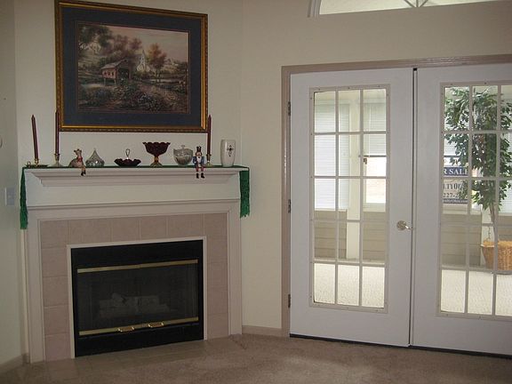 5th image of 662 Hampton Woods Dr