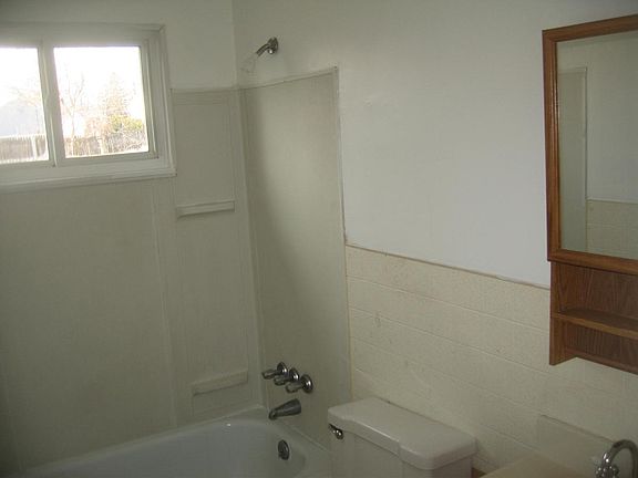 4th image of 1311 Mark Twain Dr