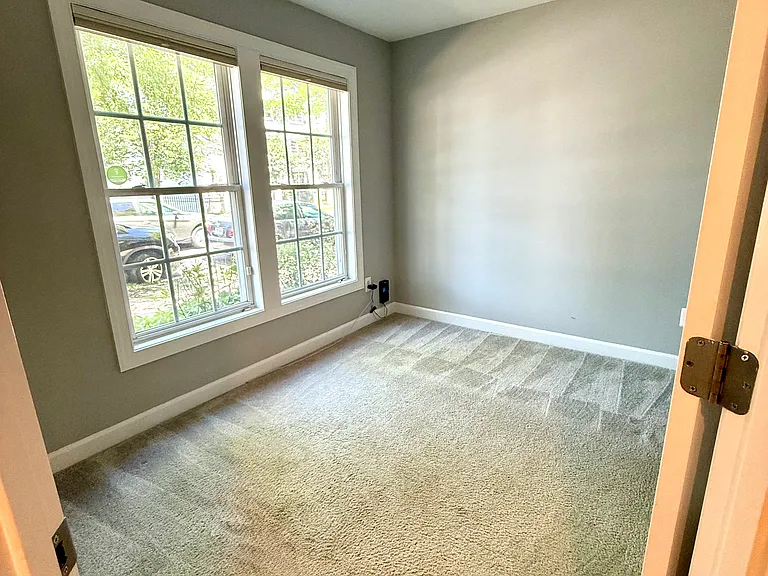 Downstairs Full BR with en suite bathroom