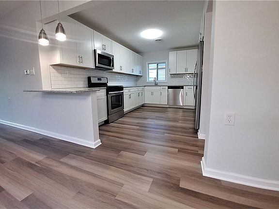 3rd image of 171 Liberta Dr