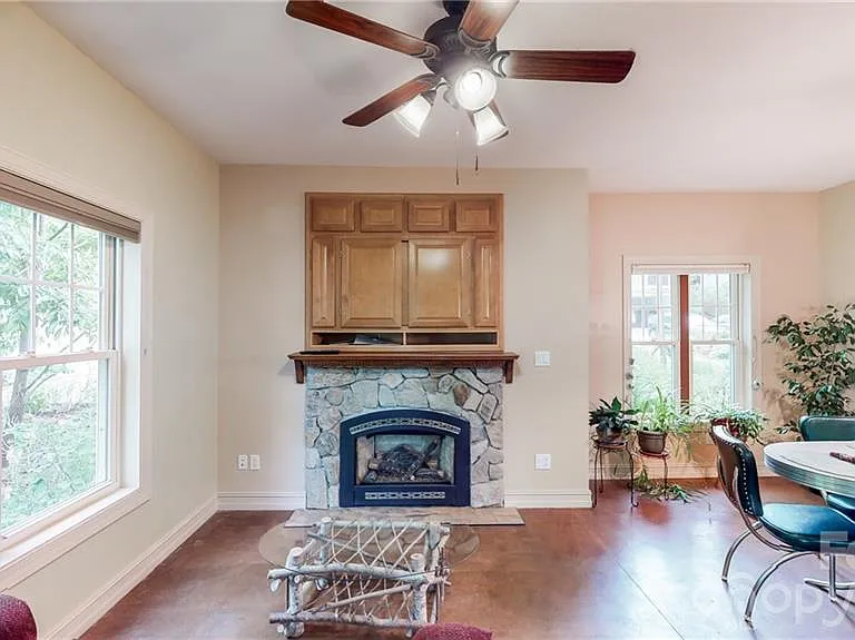 19 Sevan Ct — Photo 16