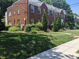 2316 40th St NW, Washington, DC
