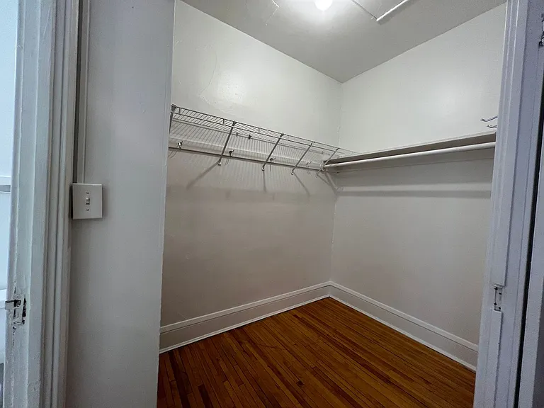 Oakview Apartments — Photo 19