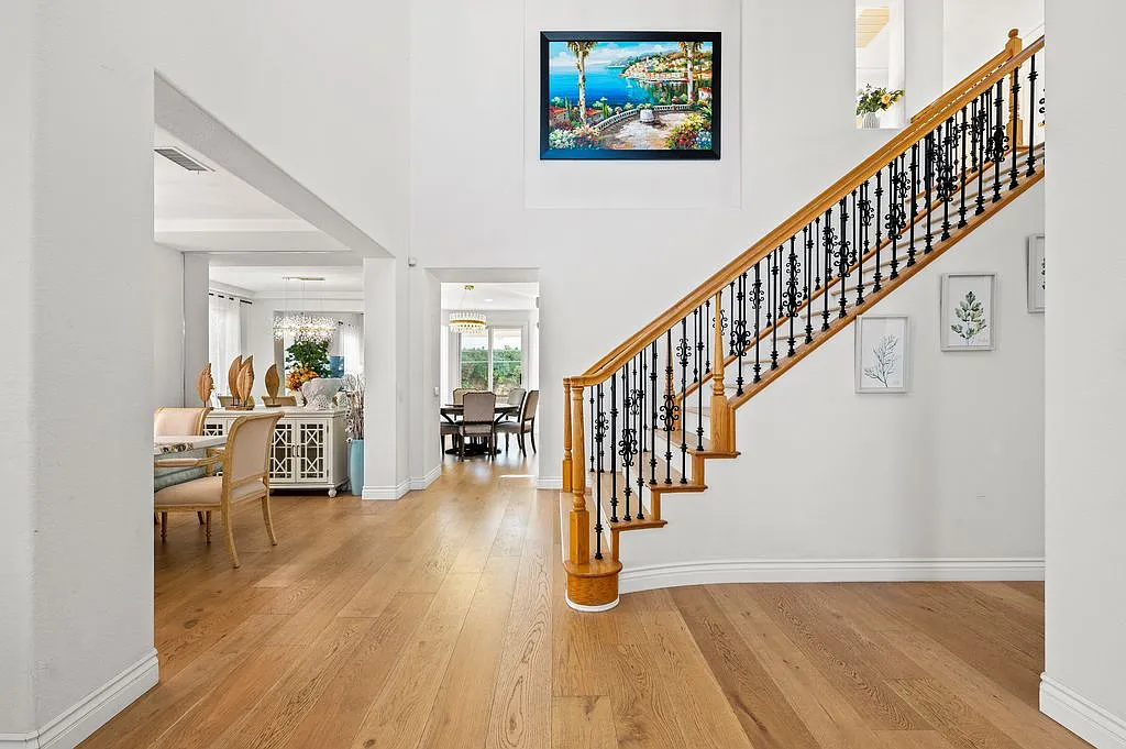 5 bed, 4.5 bath, 4029 sqft, $6,000 — Photo 4