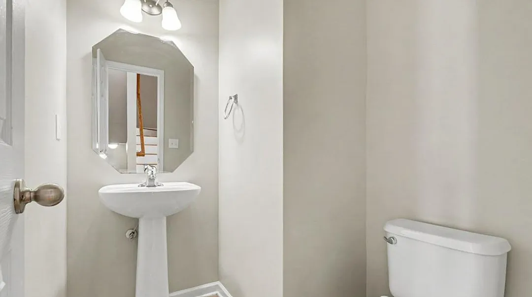3 bed, 2123 sqft, $1,900 — Photo 1