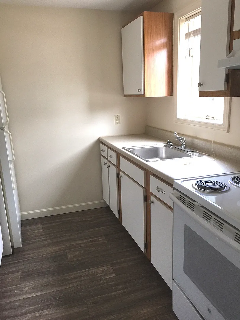 Cranberry Peak Apartments — Photo 2