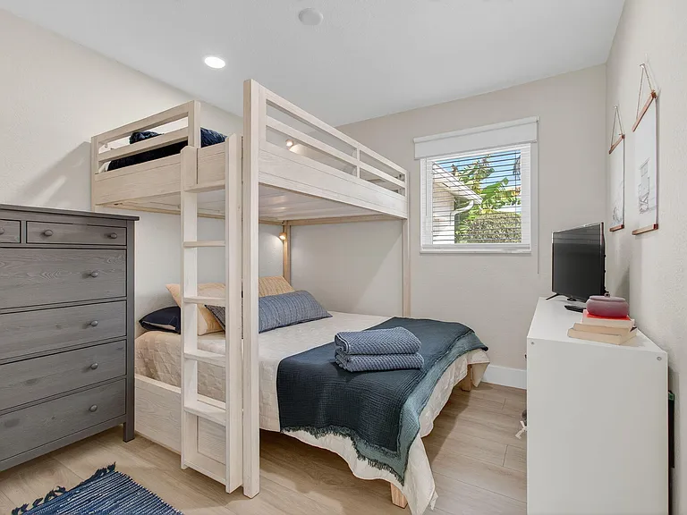 802 Mallard Dr — Photo 45