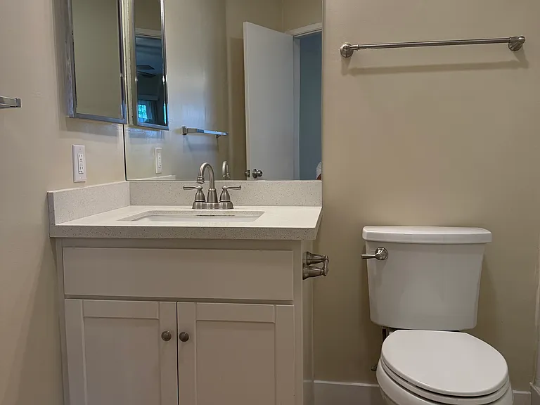 2601 N Glenoaks Blvd #E — Photo 27
