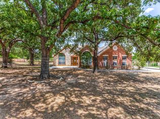 201 Lost Oak Dr, Azle, TX 76020