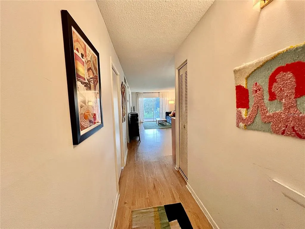 2 bed, 2.0 bath, 850 sqft, $2,200 — Photo 4