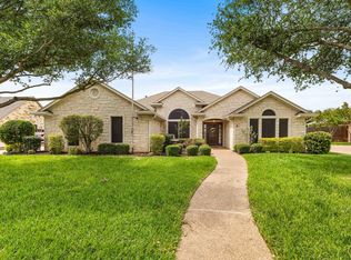 201 Desert Sky Dr, Mc Gregor, TX 76657