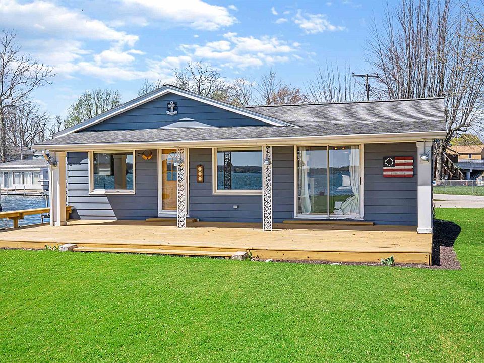 Wawasee Lakefront Home