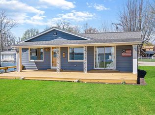 8211 E Sunrise Dr, Syracuse, IN 46567