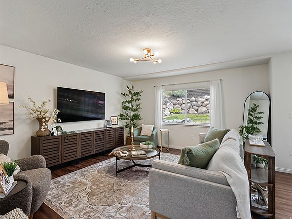 5th image of 4404 N Foxtrail Dr