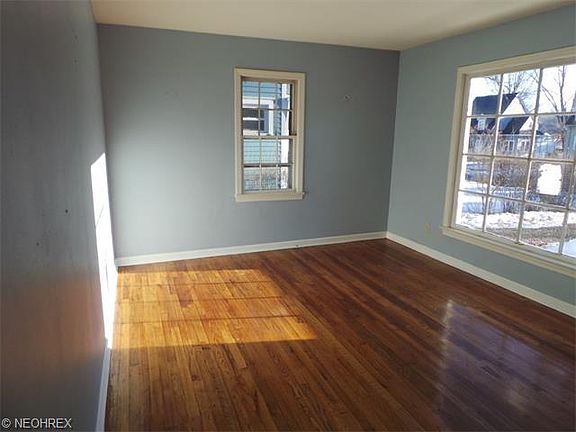 4th image of 492 Greenwood Ave