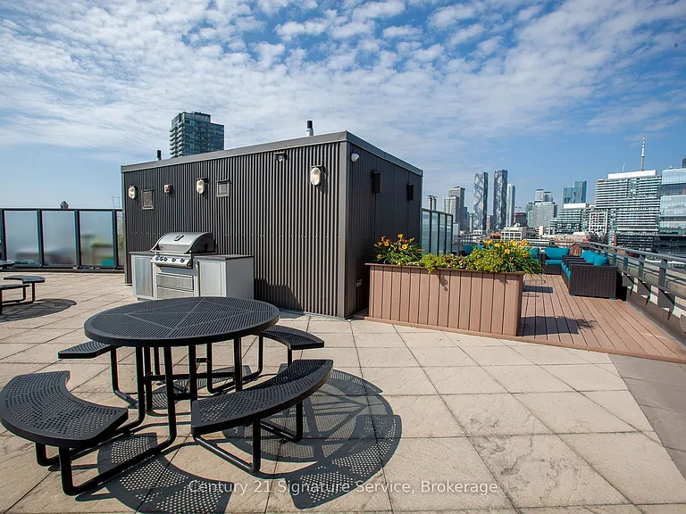 90 Trinity St #507 — Photo 11